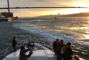 Istanbul: Bosphorus Cruise on A Private Luxury Yacht