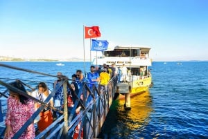 Istanbul: Bosphorus Cruise w/Audio Guide and Sunset Option