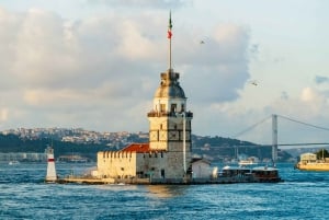 Istanbul: Bosphorus Cruise w/Audio Guide and Sunset Option