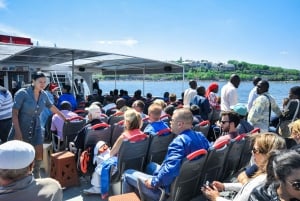 Istanbul: Bosphorus Cruise w/Audio Guide and Sunset Option