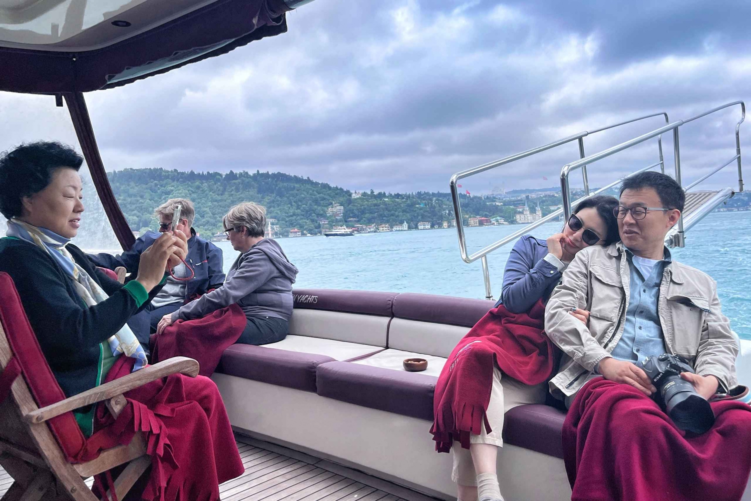 Istanbul: Bosphorus Cruise with Stopover on the Asian Side