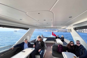Istanbul: Bosphorus Cruise with Stopover on the Asian Side