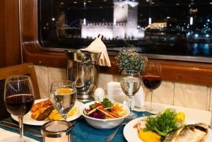 Istanbul: Bosphorus Dinner Cruise & Turkish Night Show
