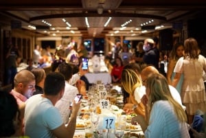 Istanbul: Bosphorus Dinner Cruise & Turkish Night Show