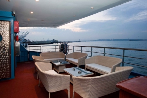 Istanbul: Bosphorus Dinner Cruise & Turkish Night Show