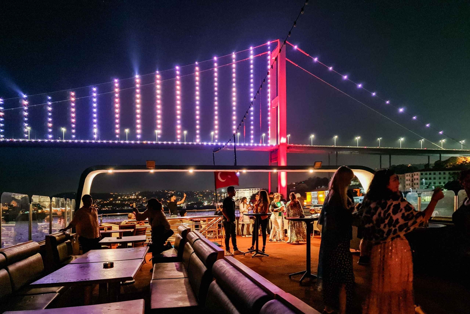 Istanbul: Bosphorus Dinner Cruise w/ Drinks & Entertainment