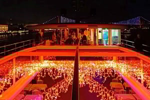 Istanbul: Bosphorus Dinner Cruise with Drinks & Turkish Show