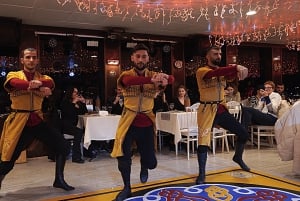 Istanbul: Bosphorus Dinner Cruise with Drinks & Turkish Show