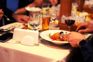 Istanbul: Bosphorus Dinner Cruise with Drinks & Turkish Show