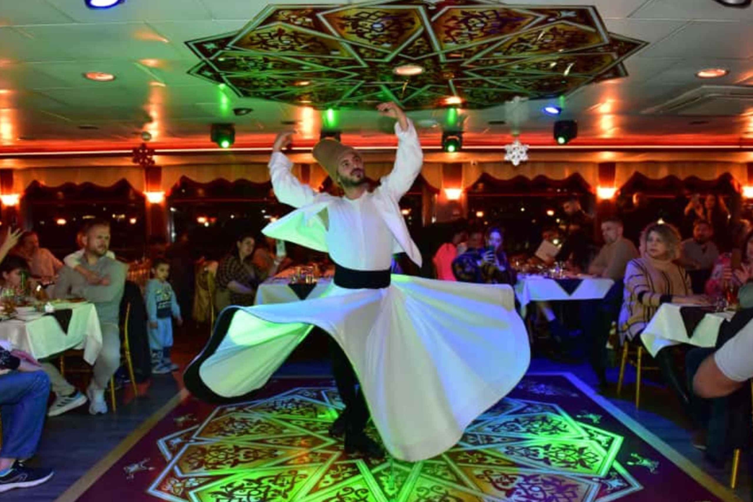 Istanbul: Bosphorus Dinner Cruise with Private Table & Show