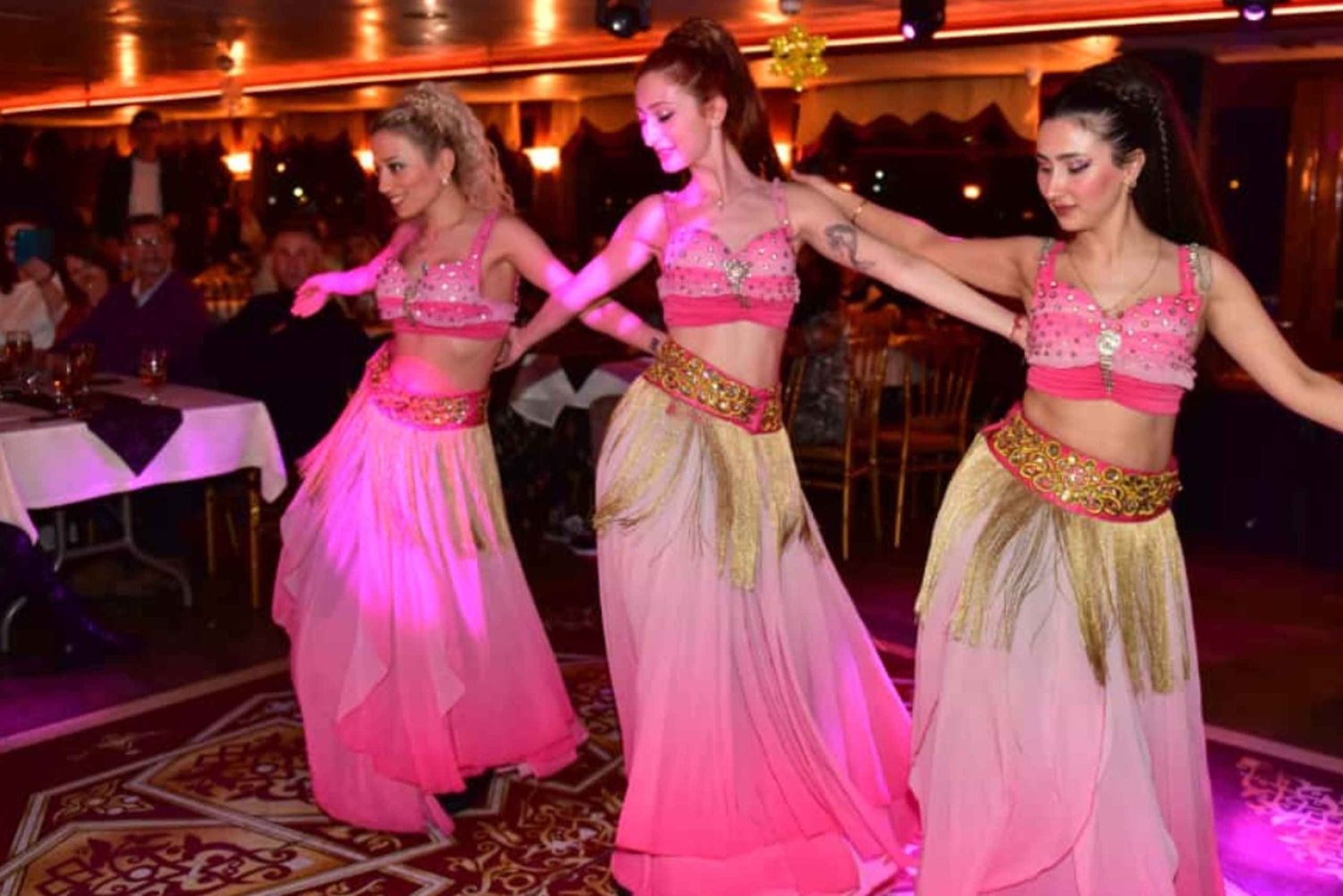 Istanbul: Bosphorus Dinner Cruise with Private Table & Show