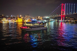 Istanbul: Bosphorus Dinner Cruise with Private Table & Show