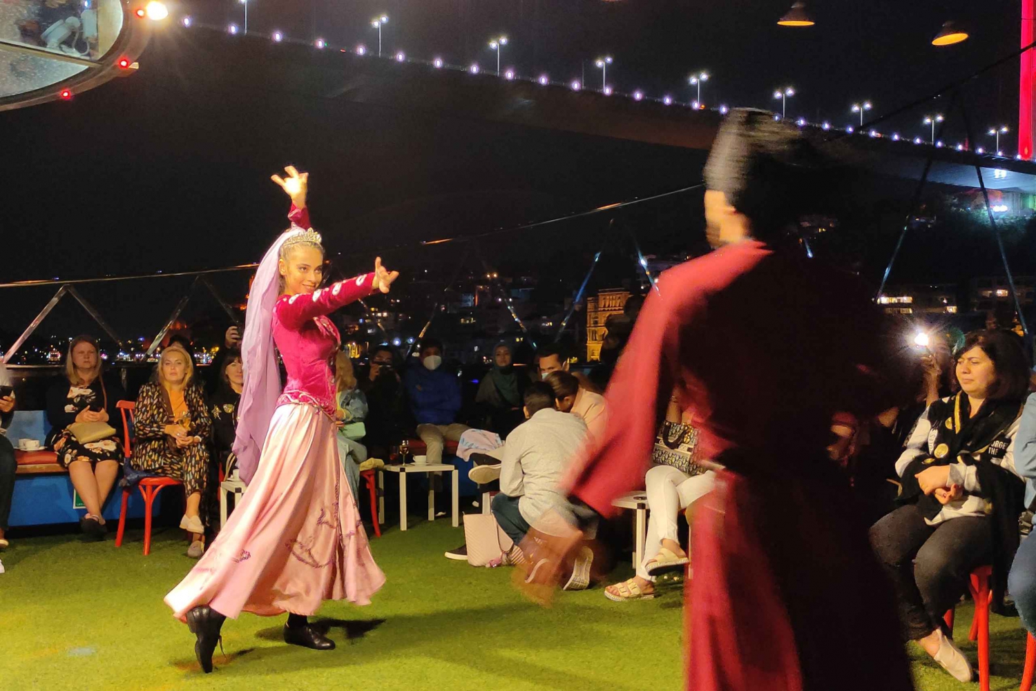 Istanbul: Bosphorus Dinner Cruise with Turkish Night Show