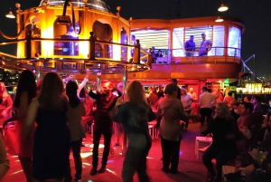 Istanbul: Bosphorus Dinner Cruise with Turkish Night Show