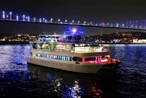 Istanbul: Bosphorus Cruise with Dinner Show