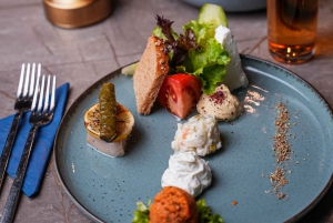 Istanbul: Bosphorus Cruise with Dinner Show