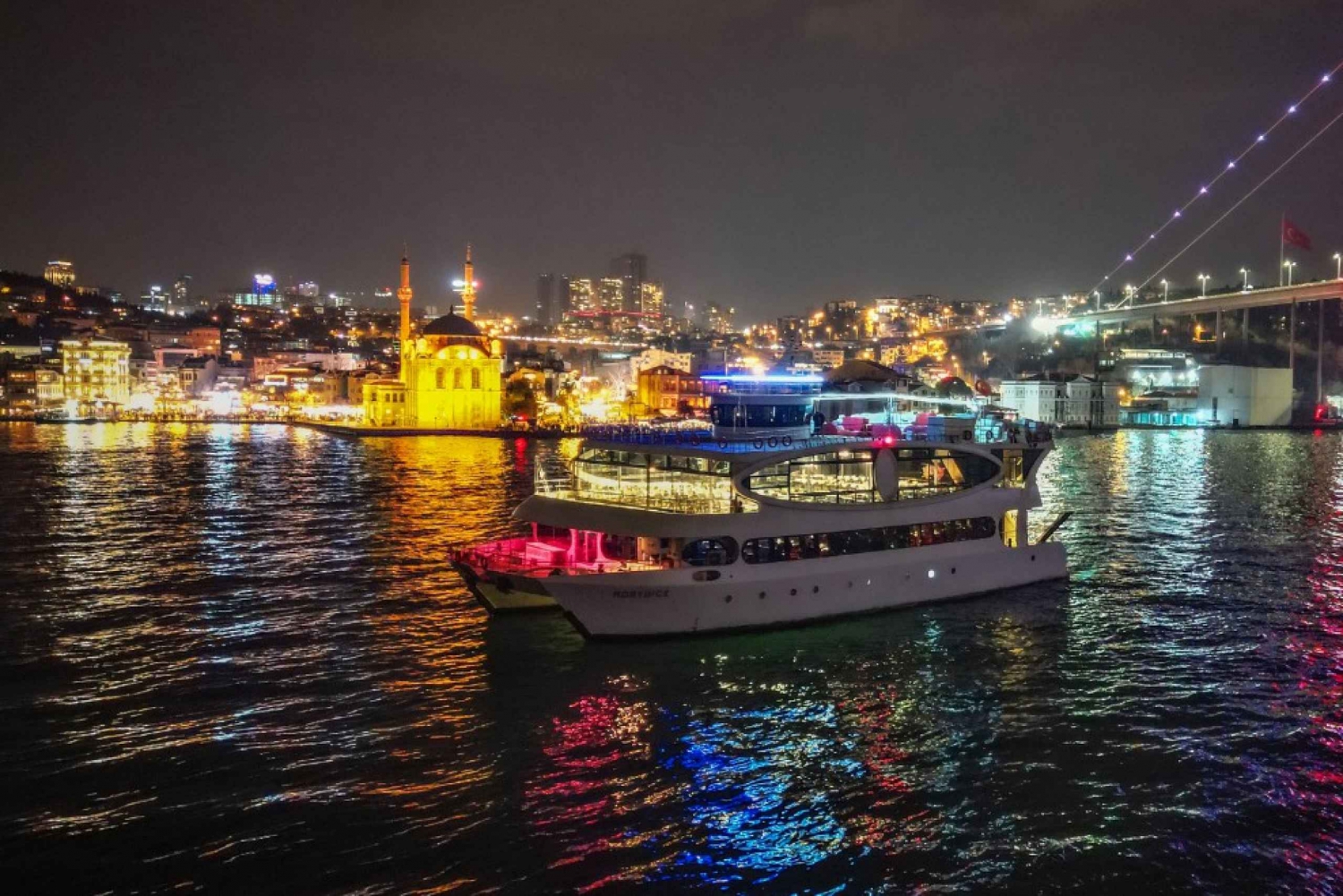 Istanbul: New Year's Eve Bosphorus Dinner Cruise Party 2026