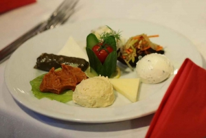 Istanbul: Bosphorus Night Dinner Cruise with Private Table