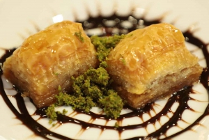 Istanbul: Bosphorus Night Dinner Cruise with Private Table