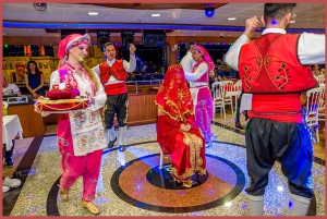 Istanbul: Bosphorus Night Dinner Cruise with Private Table