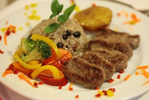 Istanbul: Bosphorus Night Dinner Cruise with Private Table