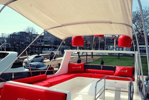 İstanbul: Bosphorus Private Yacht Cruise with Tea and Coffee