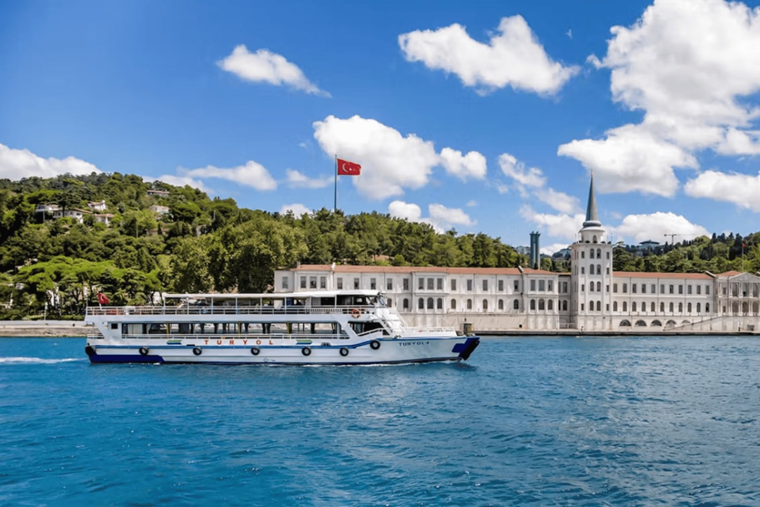 Istanbul: Bosphorus Sightseeing Cruise with Sunset Option