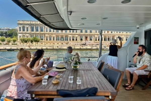 Istanbul: Bosphorus Strait and Black Sea Lunch Cruise