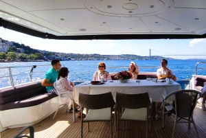 Istanbul: Bosphorus Strait and Black Sea Lunch Cruise