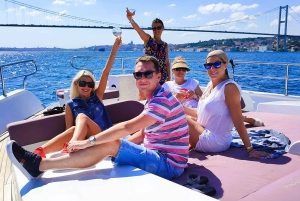 Istanbul: Bosphorus Strait and Black Sea Lunch Cruise