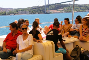 Istanbul: Bosphorus Strait and Black Sea Lunch Cruise