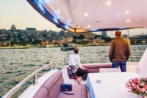 Istanbul: Bosphorus Sunset Cruise on a Luxurious Yacht