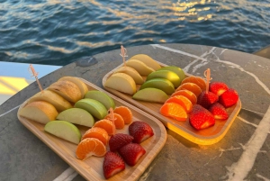 Istanbul: Bosphorus Sunset Cruise on a Luxury Yacht