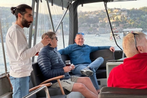 Istanbul: Bosphorus Sunset Cruise on a Luxury Yacht