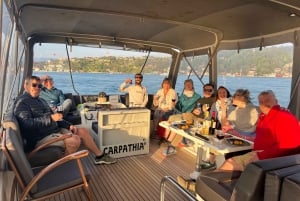 Istanbul: Bosphorus Sunset Cruise on a Luxury Yacht