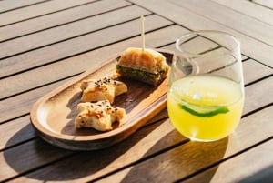 Istanbul: Bosphorus Sunset Cruise on a Luxury Yacht