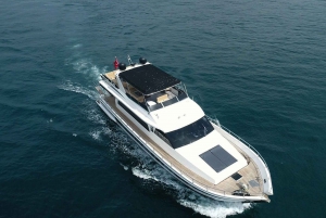 Istanbul: Bosphorus Sunset Cruise on Yacht with Live Guide