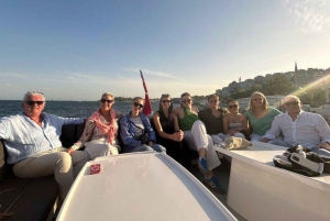 Istanbul: Bosphorus Sunset or Night Yacht Cruise & Transfers