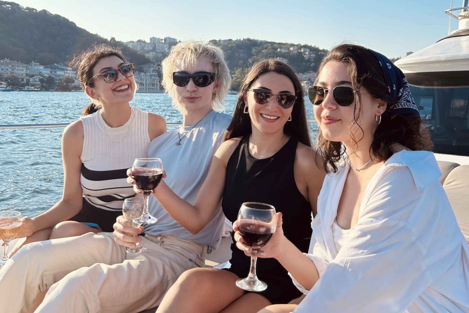 Istanbul: Small Group Yacht Tour with Unlimited Wine
