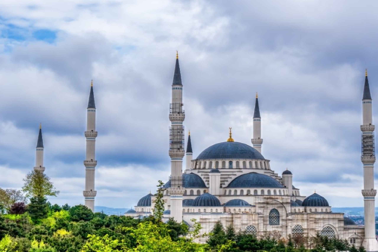 Istanbul: City Hightlights Bus Tour and Bosphorus Cruise