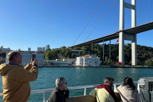 Istanbul: Daytime or Sunset Sightseeing Cruise & Audio Guide