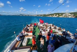 Istanbul: Daytime or Sunset Sightseeing Cruise & Audio Guide