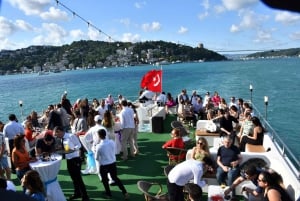 Istanbul: Daytime or Sunset Sightseeing Cruise & Audio Guide