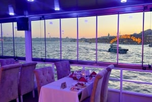 Istanbul: Daytime or Sunset Sightseeing Cruise & Audio Guide