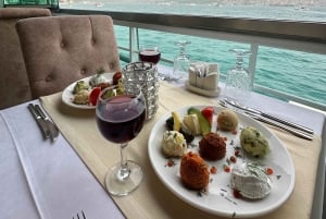 Istanbul: Daytime or Sunset Sightseeing Cruise & Audio Guide