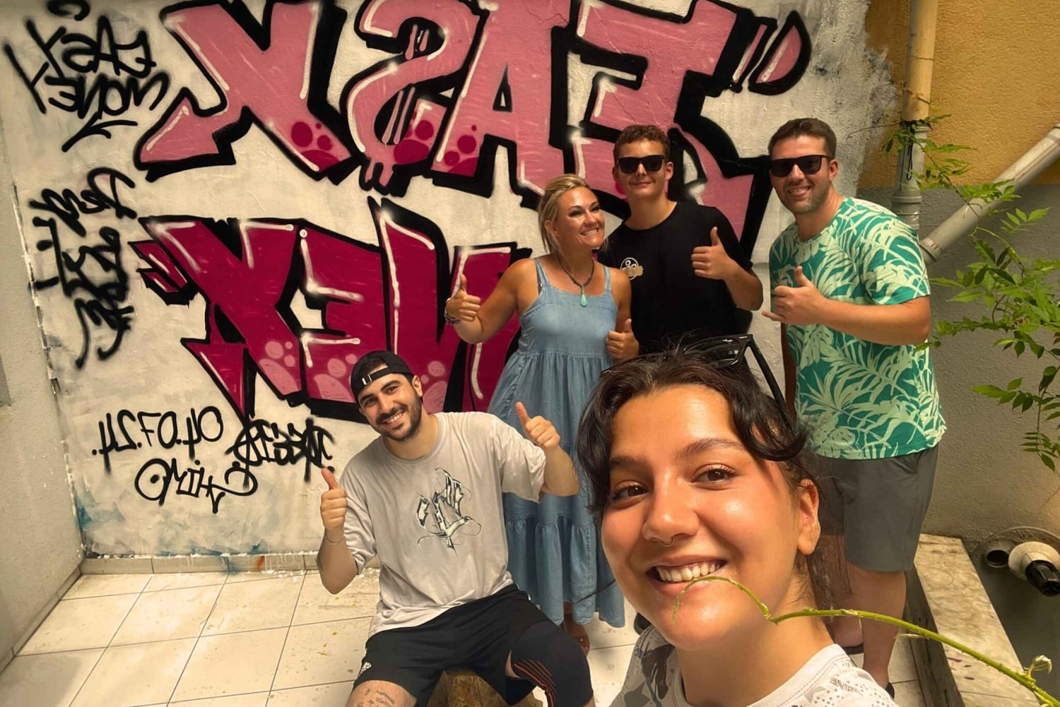 Istanbul: Do Street Art with Local Artists at Home Garden