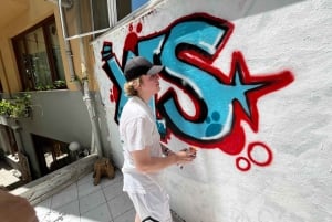 Istanbul: Do Street Art with Local Artists at Home Garden