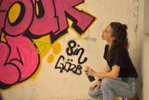 Istanbul: Do Street Art with Local Artists at Home Garden