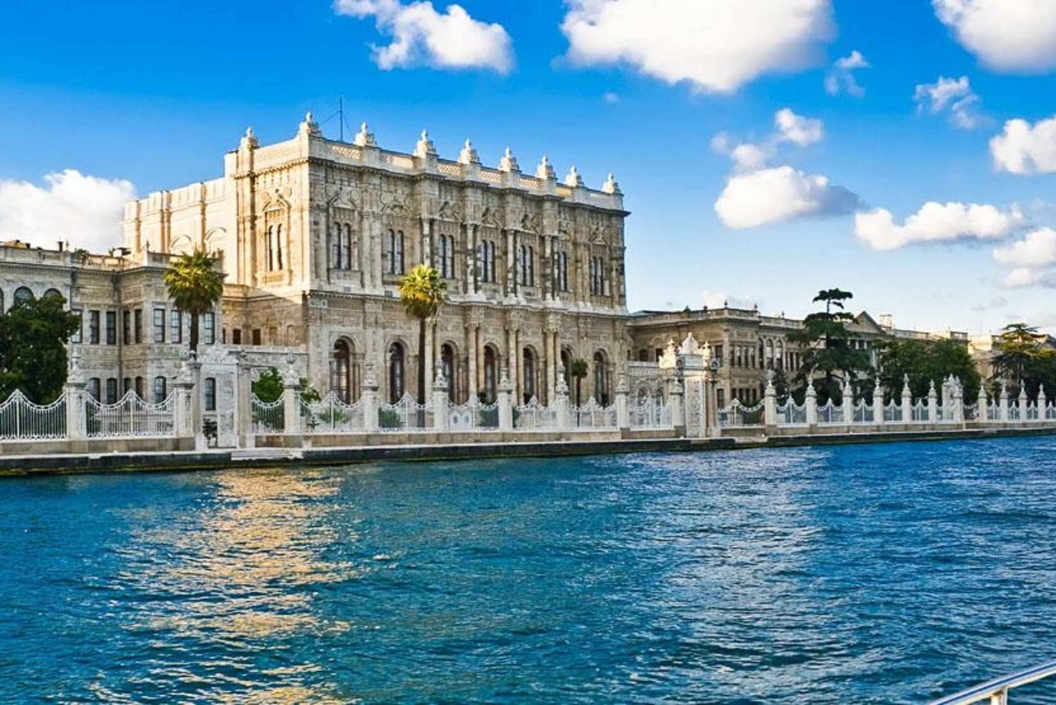 Istanbul: Dolmabahce Palace and Grand Bazaar Tour