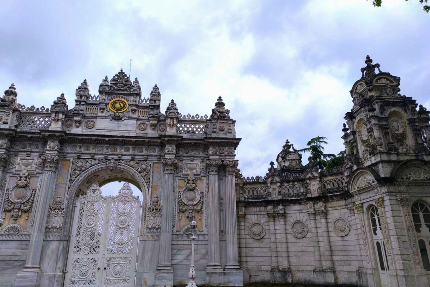 Istanbul: Dolmabahce Palace and Harem Skip-the-Line Ticket